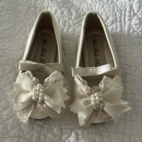Mia Belle Baby Dress Shoes Vintage Cream size 7 toddler - Picture 1 of 3